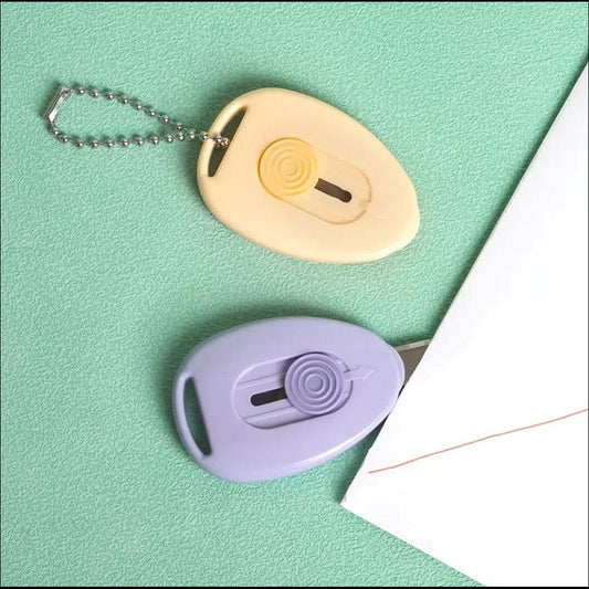 [K-Life] Daiso Korea Magnetic Mini Cutter 2P Set - Cute Cloud Box Opener & Portable Safety Utility Knife (Authentic)