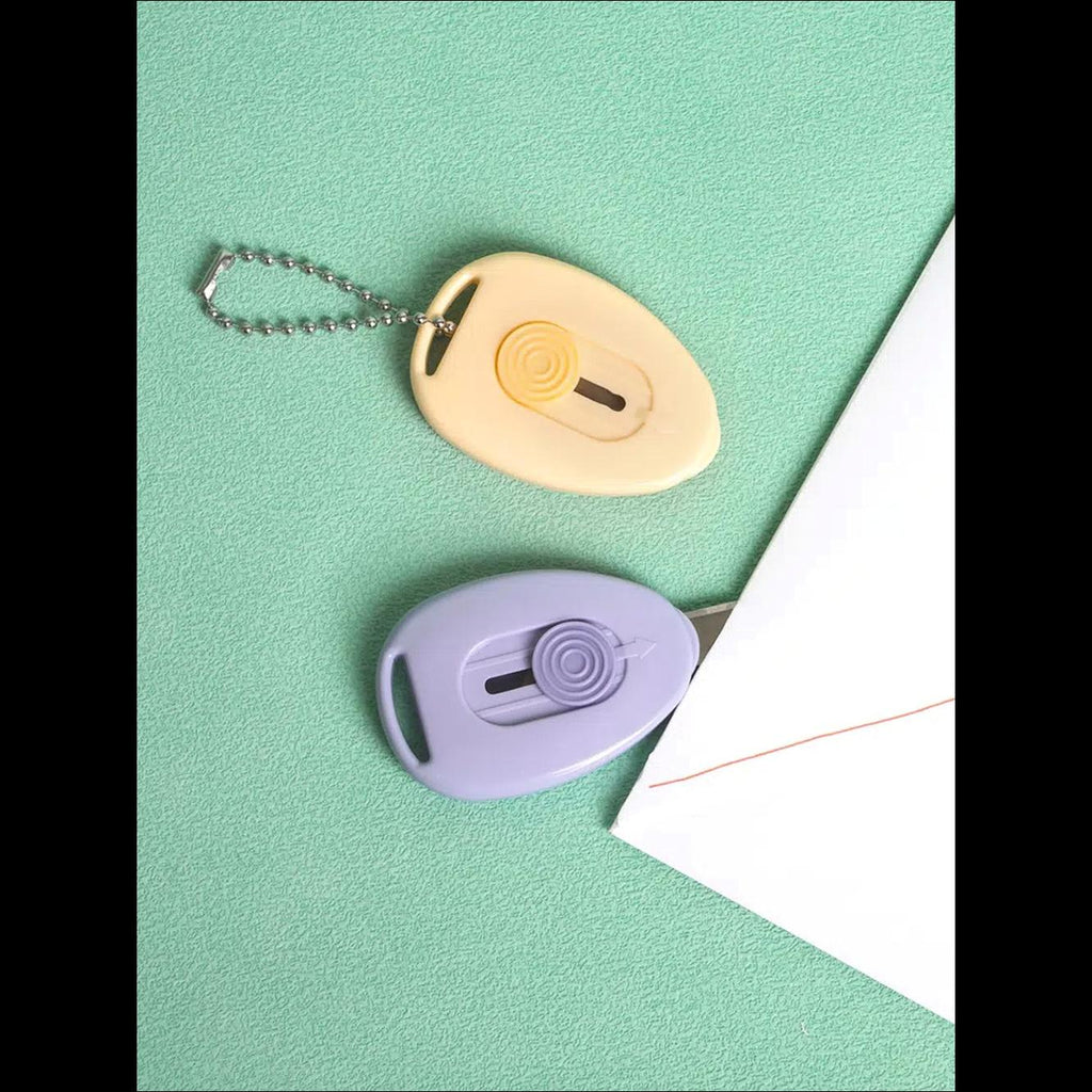 [K-Life] Daiso Korea Magnetic Mini Cutter 2P Set - Cute Cloud Box Opener & Portable Safety Utility Knife (Authentic)