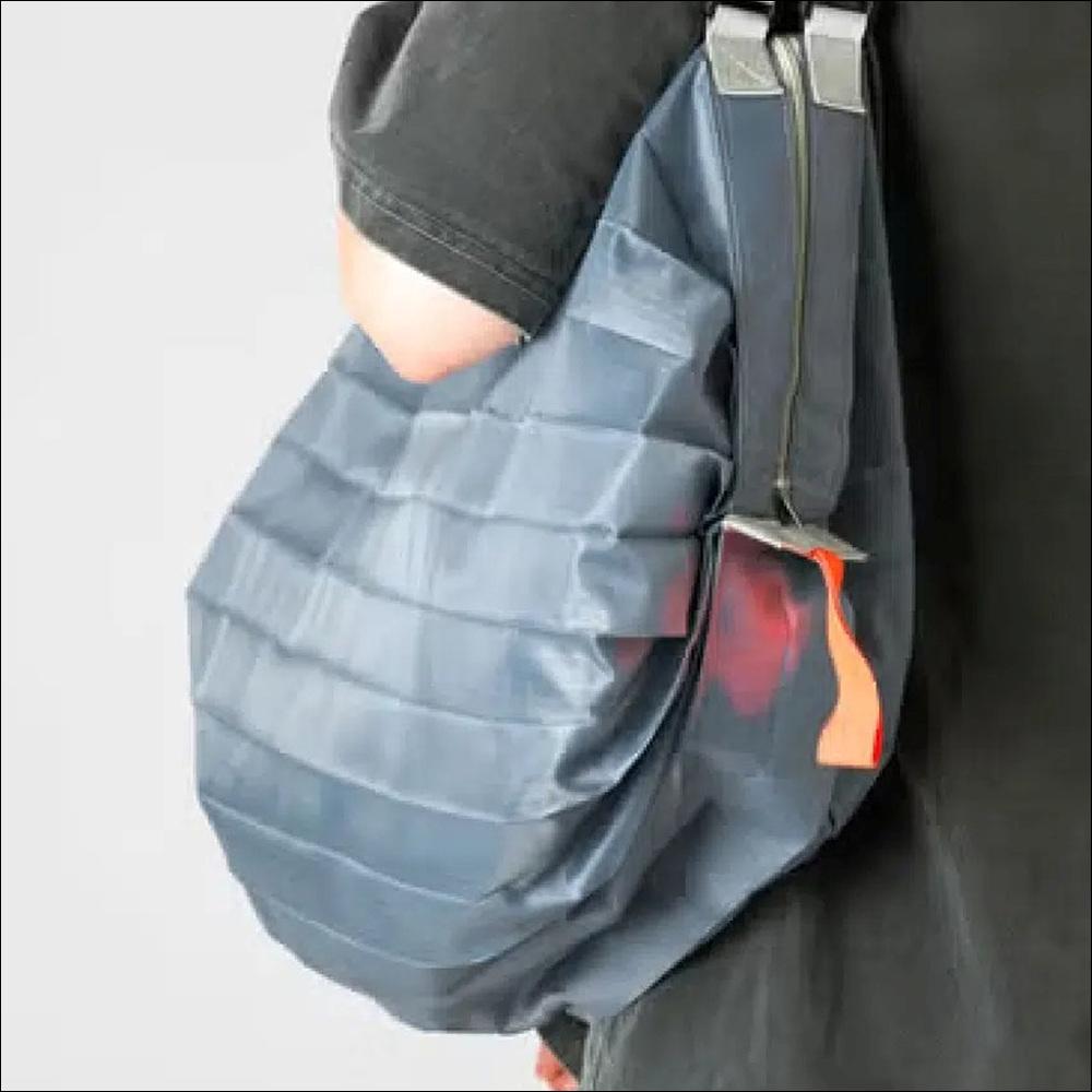 [Travel Essential] Daiso Korea Foldable Shoulder Bag Grey - Large Capacity Portable Travel Tote Bag (Authentic)